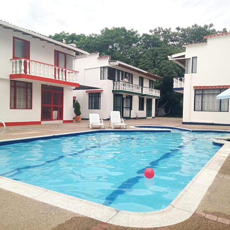 Casa campestre con piscina y jacuzzi en Melgar - Casa con 1 dormitorio - 2
