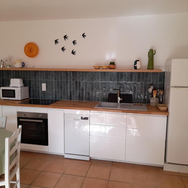 Le Mazet des Jasmins - Two-Bedroom Cottage - 4