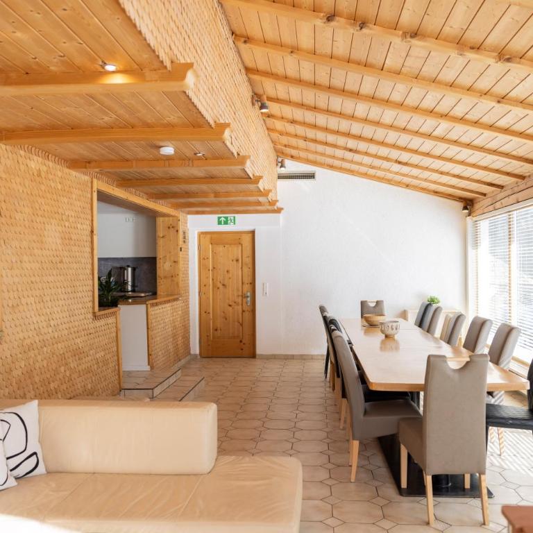 Idyllische Gruppenunterkunft für bis zu 20 Personen - Zum Hüttenklaus - Deluxe Apartment mit 4 Schlafzimmern - 7