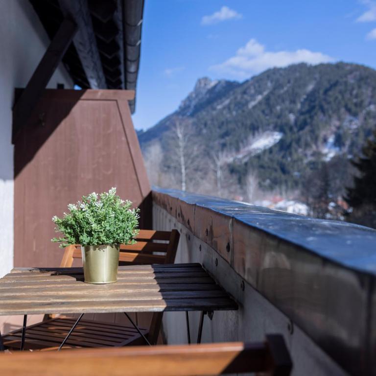 Idyllische Gruppenunterkunft für bis zu 20 Personen - Zum Hüttenklaus - Deluxe Apartment mit 4 Schlafzimmern - 50