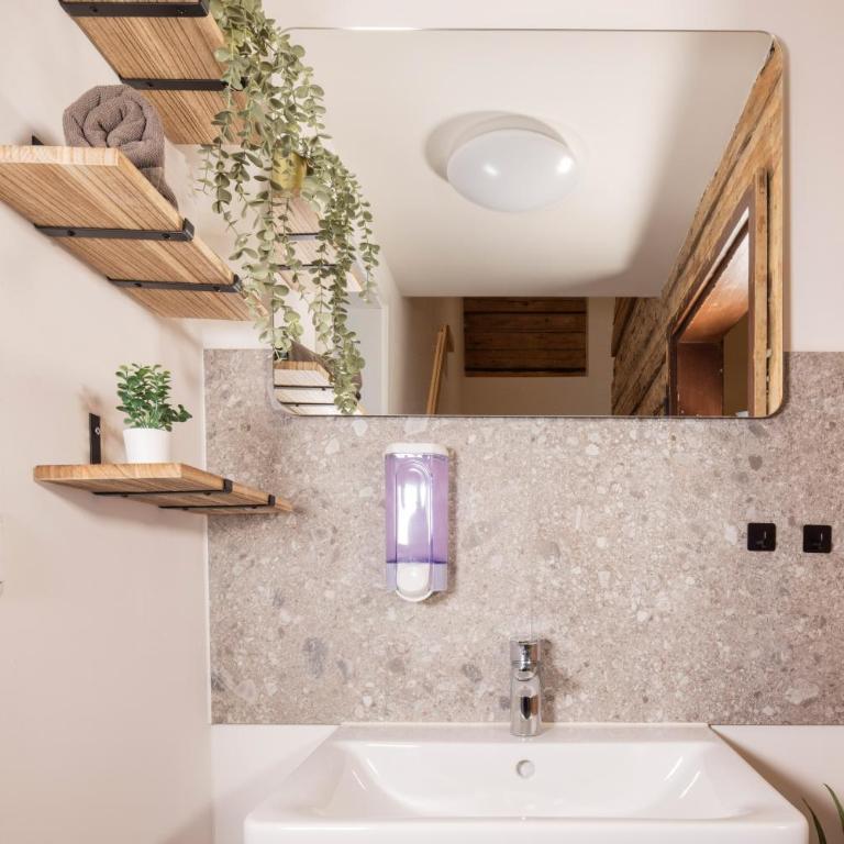 Idyllische Gruppenunterkunft für bis zu 20 Personen - Zum Hüttenklaus - Deluxe Apartment mit 4 Schlafzimmern - 29