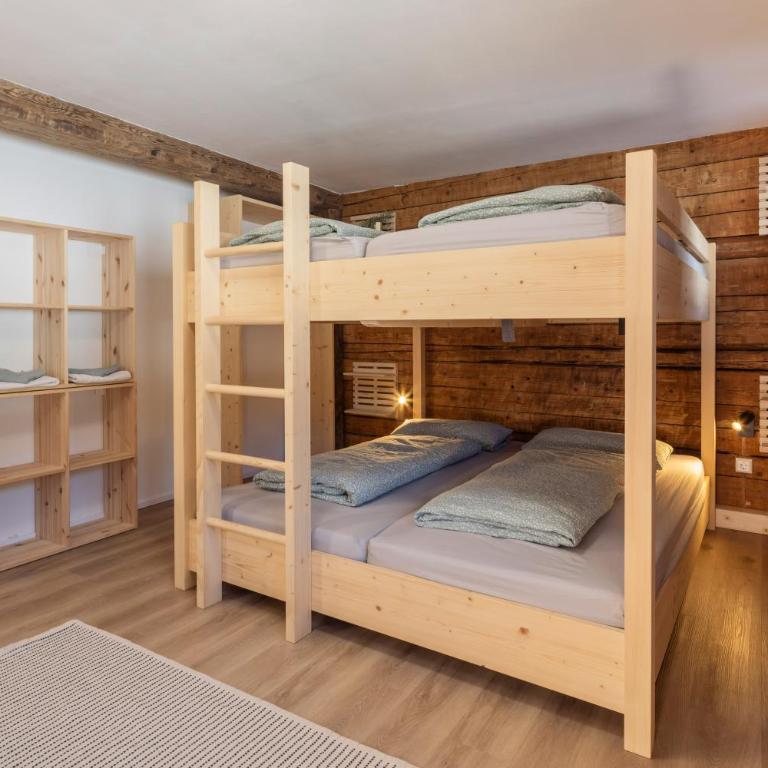 Idyllische Gruppenunterkunft für bis zu 20 Personen - Zum Hüttenklaus - Deluxe Apartment mit 4 Schlafzimmern - 45