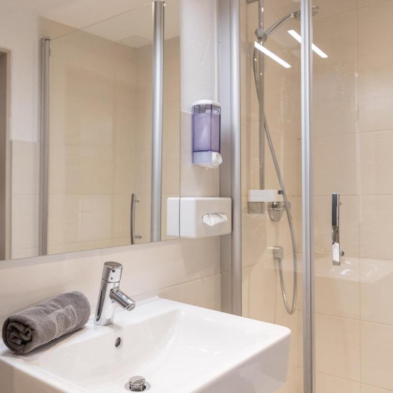 Idyllische Gruppenunterkunft für bis zu 20 Personen - Zum Hüttenklaus - Deluxe Apartment mit 4 Schlafzimmern - 43