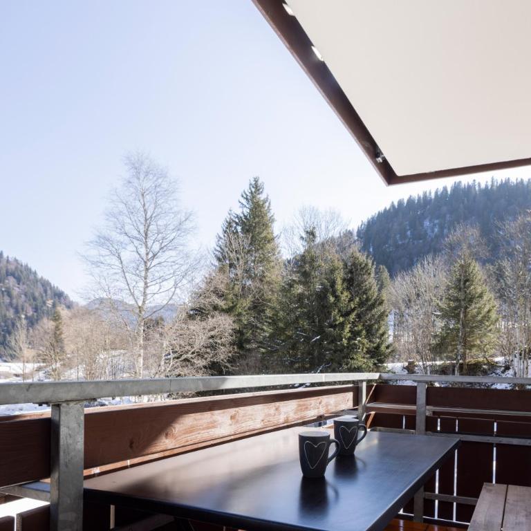 Zum Hüttenklaus - 12 Personen Gruppenunterkunft in den Bergen mit eigenem Badezuber - Haus mit 4 Schlafzimmern - 42