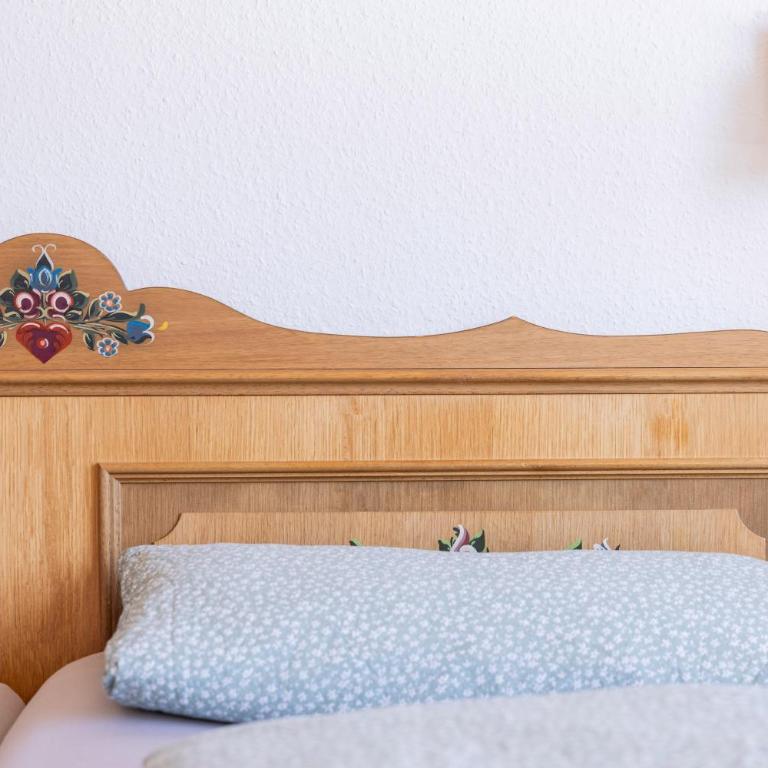 Zum Hüttenklaus - 12 Personen Gruppenunterkunft in den Bergen mit eigenem Badezuber - Haus mit 4 Schlafzimmern - 41