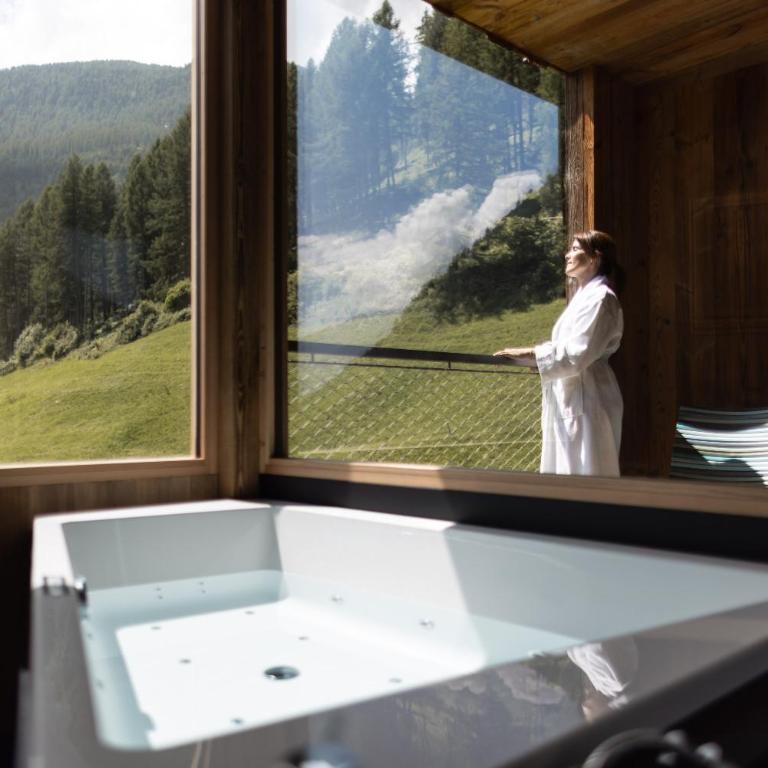 Tonzhaus Hotel - Suite Deluxe con Vasca Idromassaggio - 7