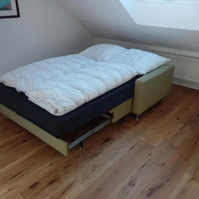 Ferienwohnung unterm Dach mit Alpenblick - Apartment mit 1 Schlafzimmer - 6