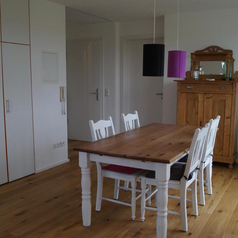 Ferienwohnung unterm Dach mit Alpenblick - Apartment mit 1 Schlafzimmer - 8