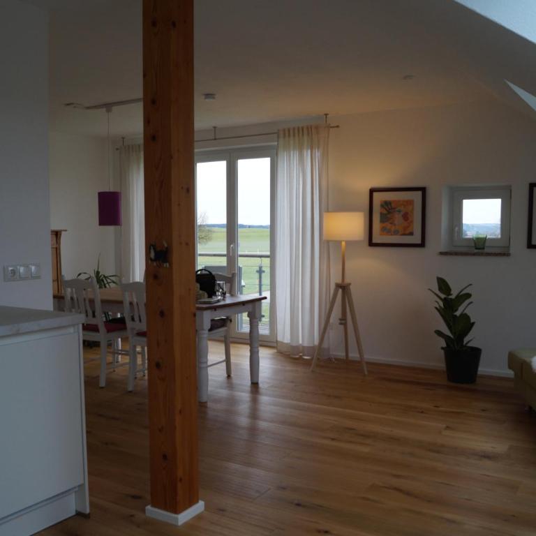 Ferienwohnung unterm Dach mit Alpenblick - Apartment mit 1 Schlafzimmer - 9