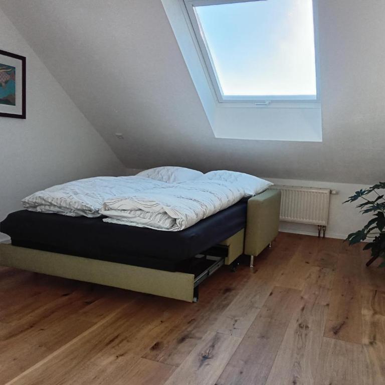 Ferienwohnung unterm Dach mit Alpenblick - Apartment mit 1 Schlafzimmer - 12