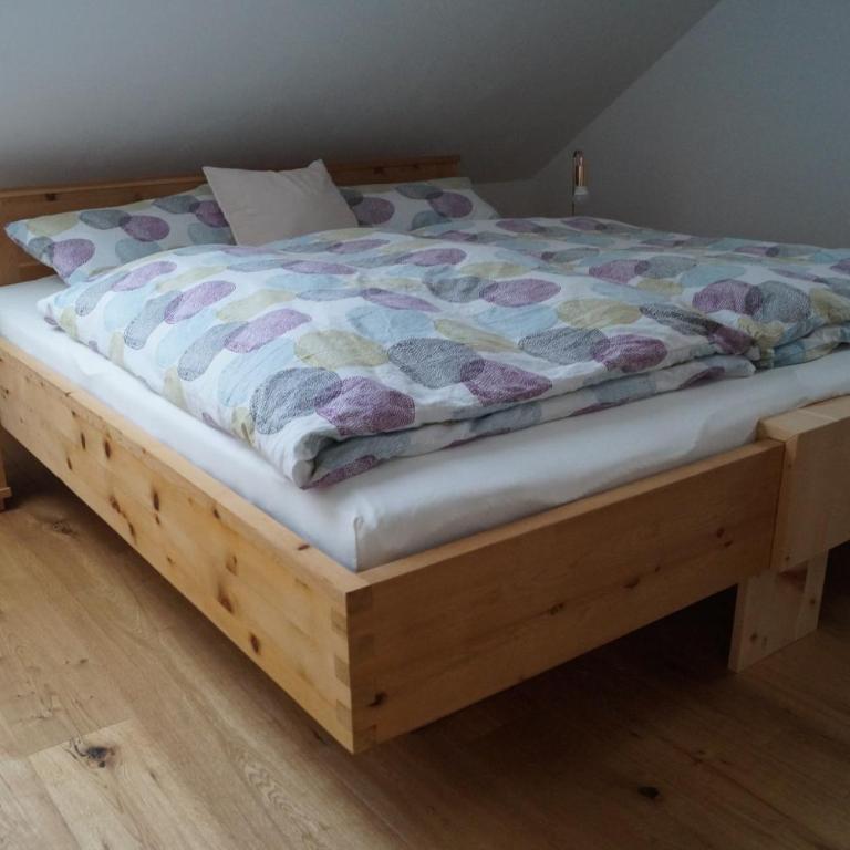 Ferienwohnung unterm Dach mit Alpenblick - Apartment mit 1 Schlafzimmer - 19