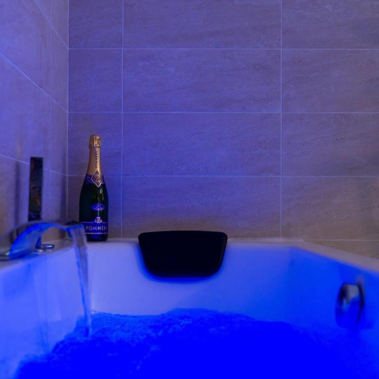 Bali Room Apartment et Spa Chambéry - Appartement 1 Chambre - 5