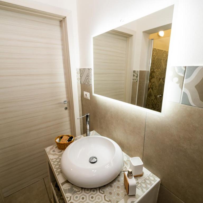 Apulia Concept B&B - King Room - 7