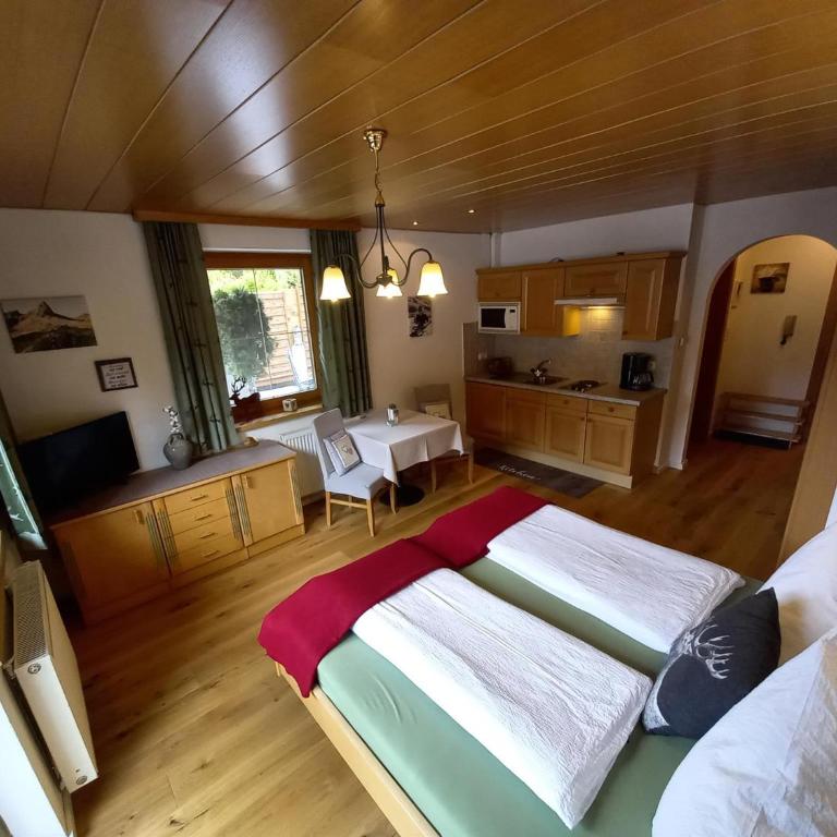 Ferienwohnung Landhaus Lechner - Apartment mit Dusche - 1