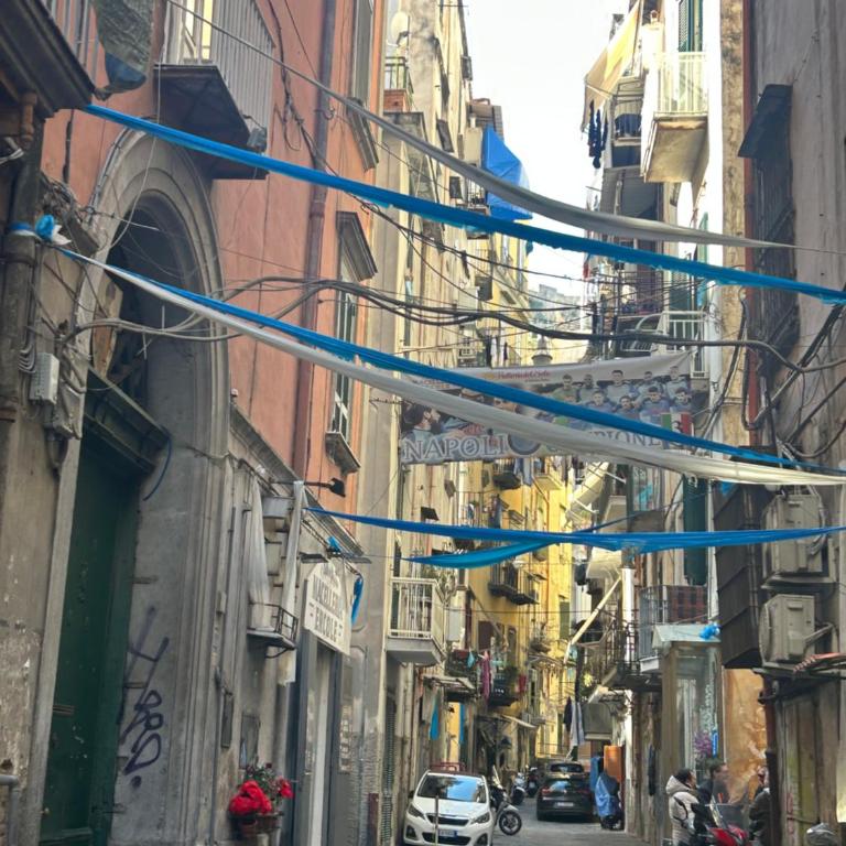 Peppe triple rooms Napoli centro - Appartamento con 3 Camere da Letto - 15
