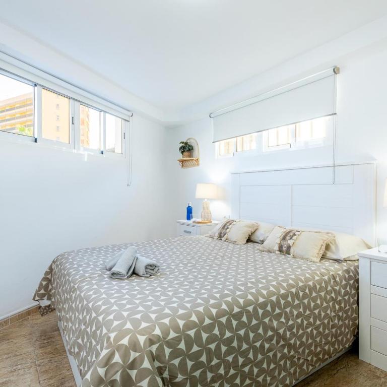 2B. Cozy Las Flores big Terrace with Pool - Apartamento - 20