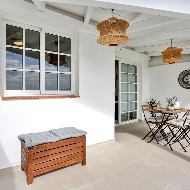 Recently renovated, with views, barbecue and outdoor shower - One-Bedroom Apartment - 10