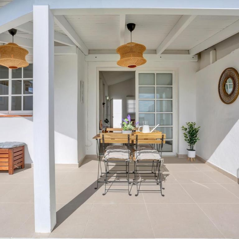 Recently renovated, with views, barbecue and outdoor shower - One-Bedroom Apartment - 9