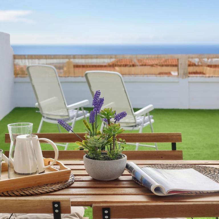 Recently renovated, with views, barbecue and outdoor shower - One-Bedroom Apartment - 3