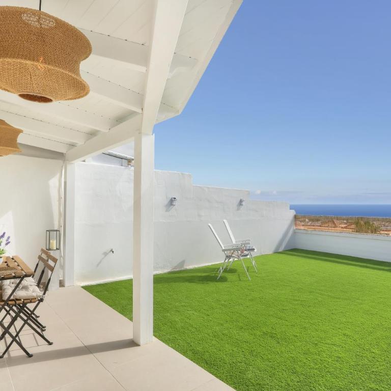 Recently renovated, with views, barbecue and outdoor shower - One-Bedroom Apartment - 27