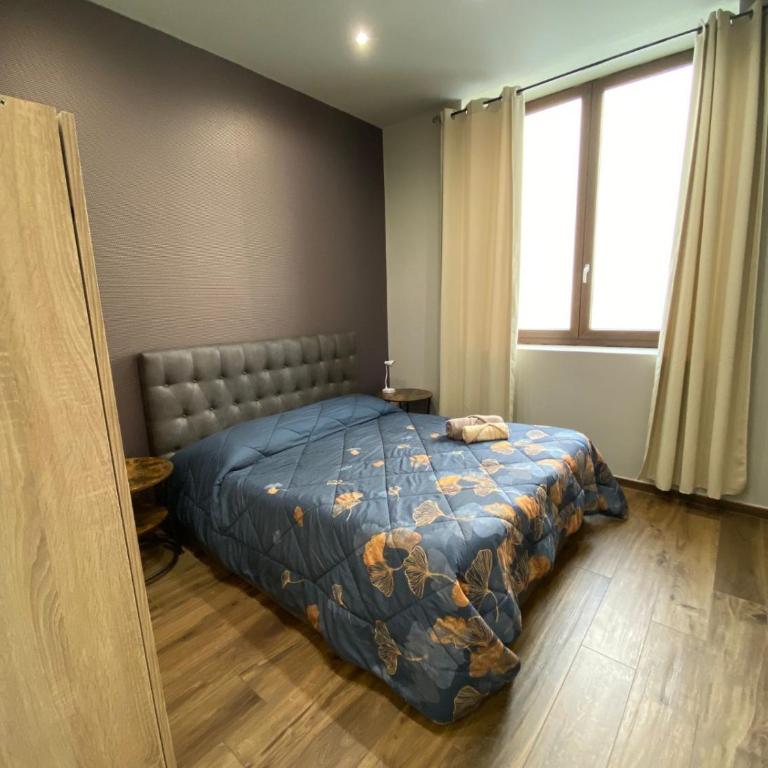 Verrazzano 51 - One-Bedroom Loft Apartment with One Queen Bed - 12