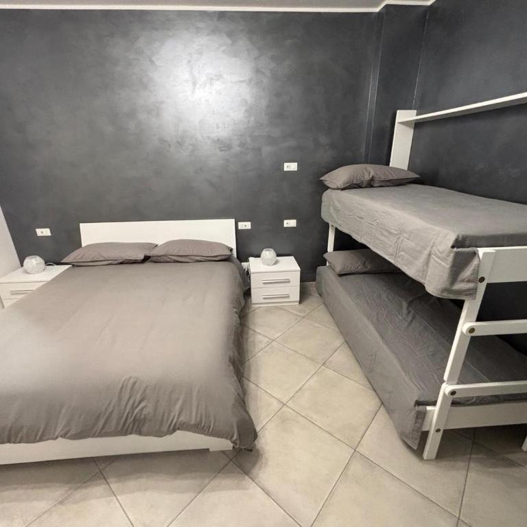 Guest House Vatican Room da Gabry - Quadruple Room with Private Bathroom - 5
