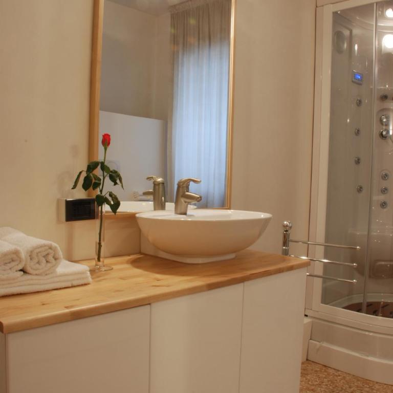 Locazione Turistica Joyful Padova - Camera Matrimoniale Standard con Bagno in Comune - 6