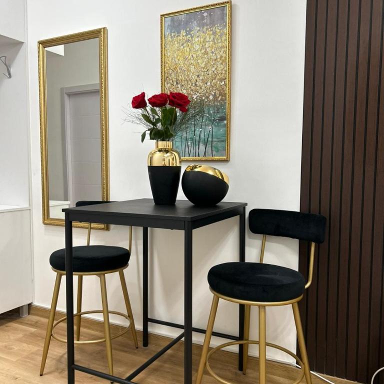 Relax In - Two-Bedroom Apartment - 27