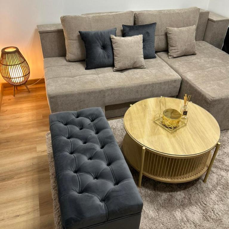 Relax In - Two-Bedroom Apartment - 32