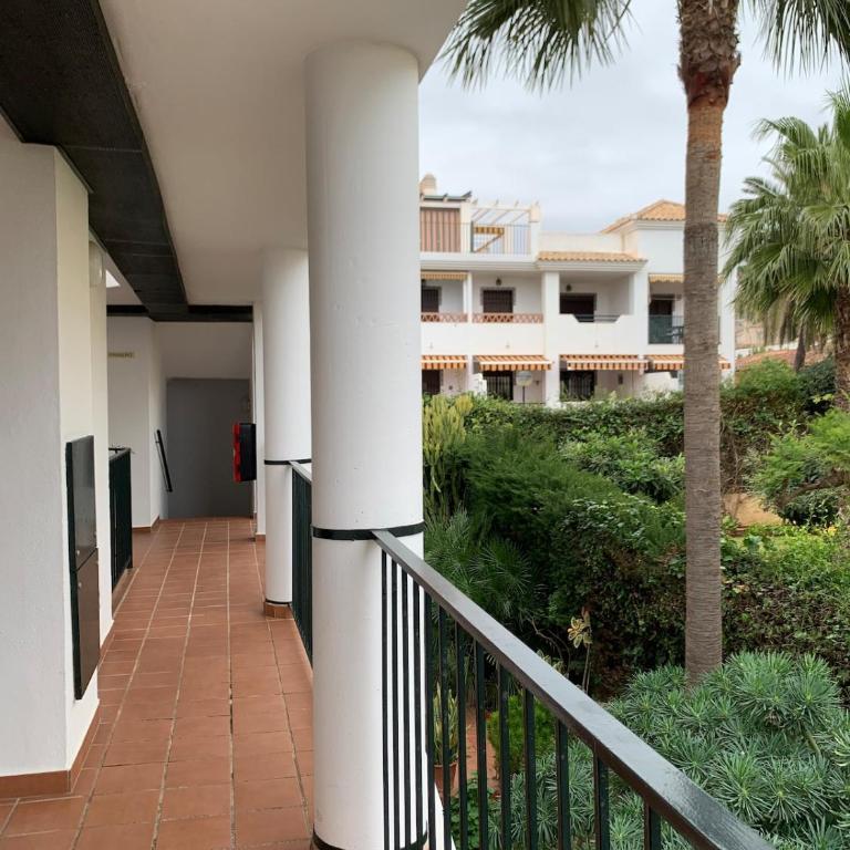 Apartamento en la Carihuela cerca playa - Apartamento de 1 dormitorio - 28