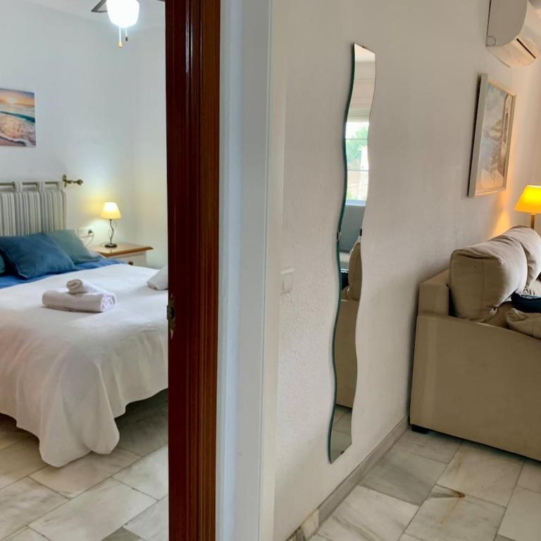 Apartamento en la Carihuela cerca playa - Apartamento de 1 dormitorio - 10