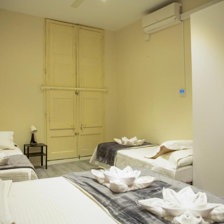 Barcelona City Ramblas - Quadruple Room with Shared Bathroom - 1
