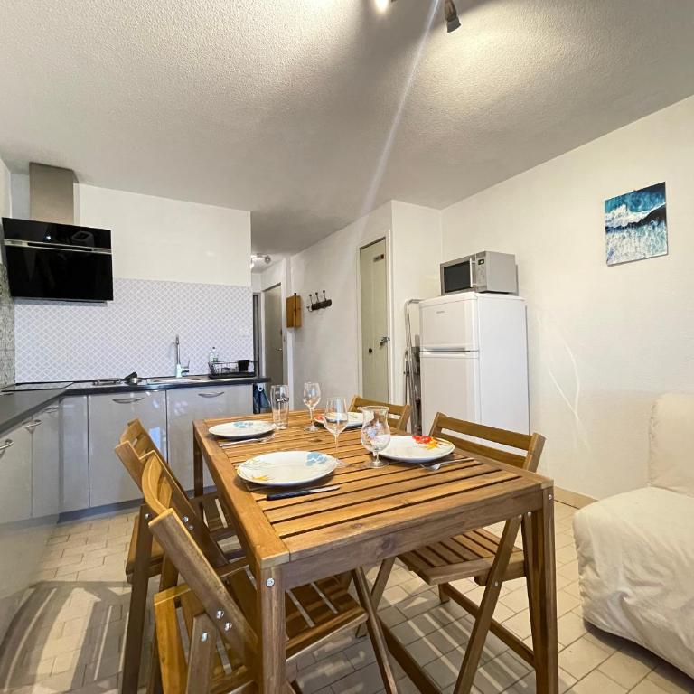 Superbe T2 à Sète - Face mer, loggia, parking privé, proche plage et commerces - FR-1-338-518 - Apartment - 18