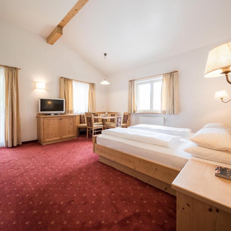 Tonzhaus Hotel - Camera Familiare con Balcone - 5