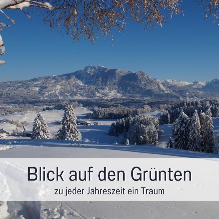 Ferienhof Eger - entspannter Urlaub mit Baby & Kleinkind - wahlweise top modern oder günstige Fewos - ruhig am Ende der Straße - Kälbchen füttern - Traktor fahren - Freie Fahrt mit den Hörnerbahnen in Sommersaison - E-Ladestation - E-bike Verleih ab Hof - Apartment mit Blick auf die Berge - 13