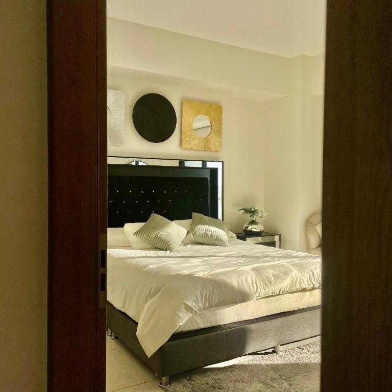 Blush & View - Two-Bedroom Apartment - 7