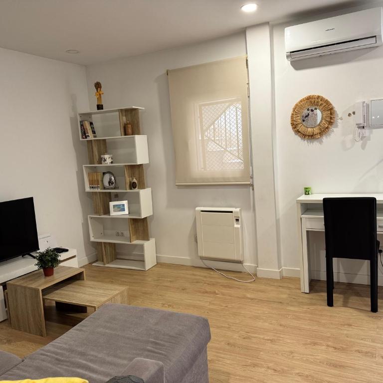 AR Plaza Castilla 2hab, amplio, moderno, bien comunicado - Two-Bedroom Apartment - 4
