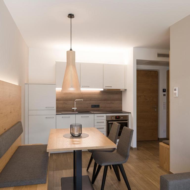 Residence Sonja - Apartment mit 1 Schlafzimmer und Poolblick - 2