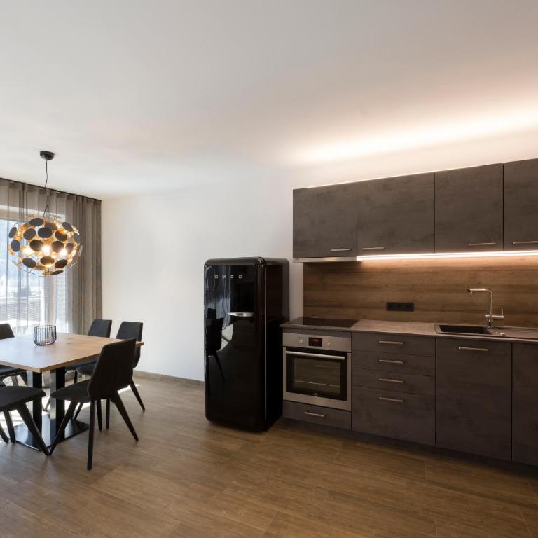 Residence Sonja - Apartment mit 2 Schlafzimmern und Poolblick - 2