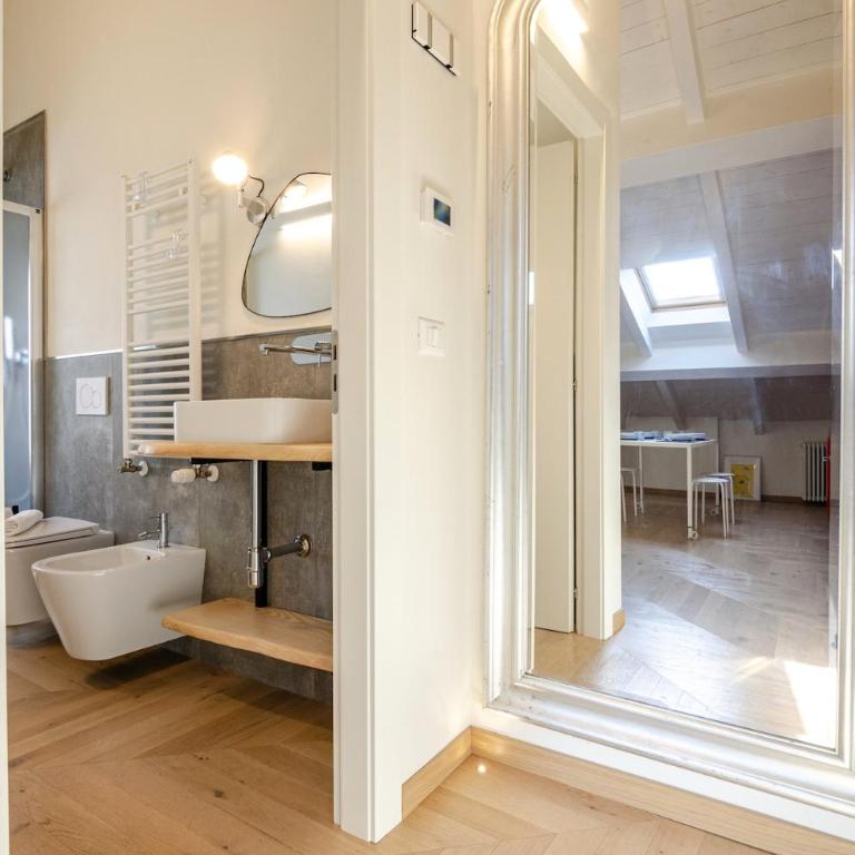 Righi Loft - One-Bedroom Apartment - 16