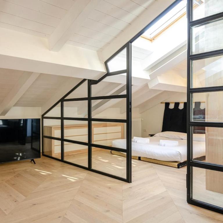 Righi Loft - One-Bedroom Apartment - 12
