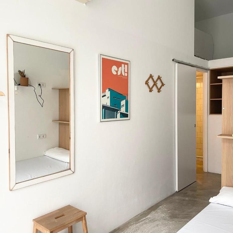 Casa Jam Barcelona - Triple Room with Private Bathroom - 5
