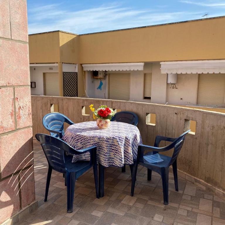 Appartamenti Vacanze Mare - Appartamento Deluxe con 2 Camere da Letto e Balcone - 4