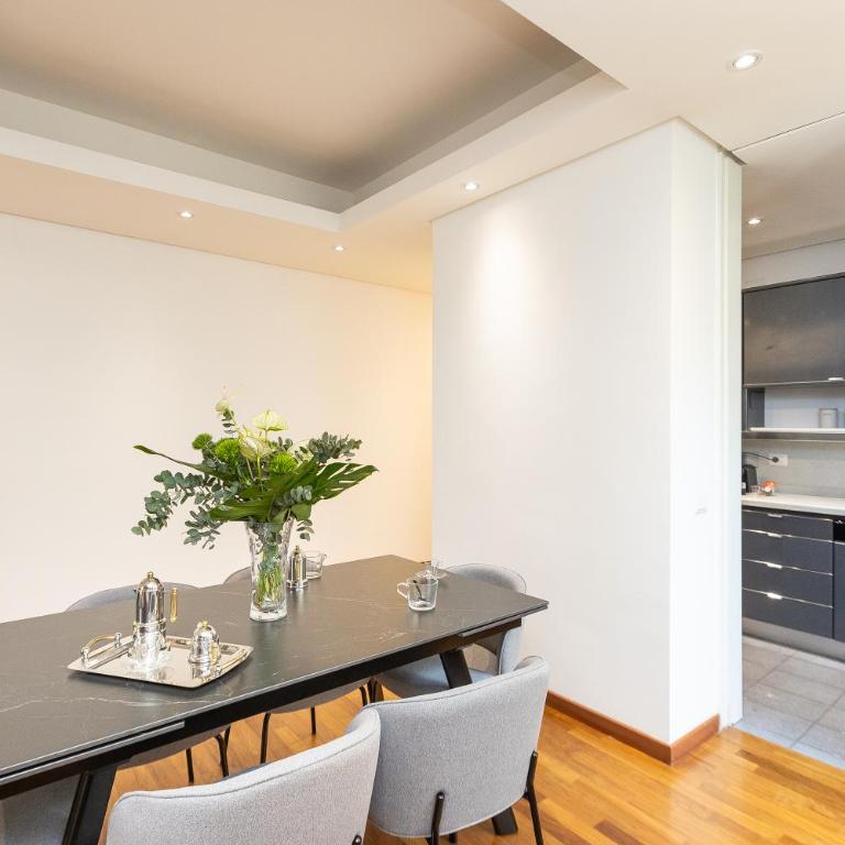 Amazing Via del Tritone - Appartamento con 2 Camere da Letto - 45