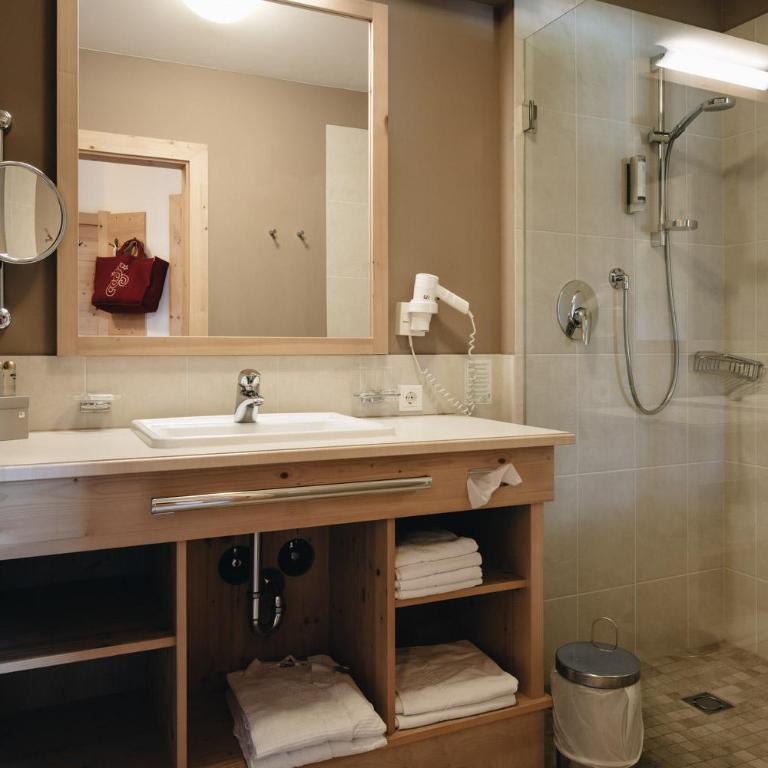 DER GREIL - Wein & Gourmethotel - Deluxe Doppelzimmer mit Balkon - 2