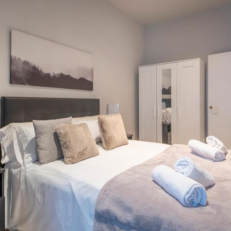 Apartamento 4 dormitorios en Calle Roselló You Stylish Apartments - Four-Bedroom Apartment - 7