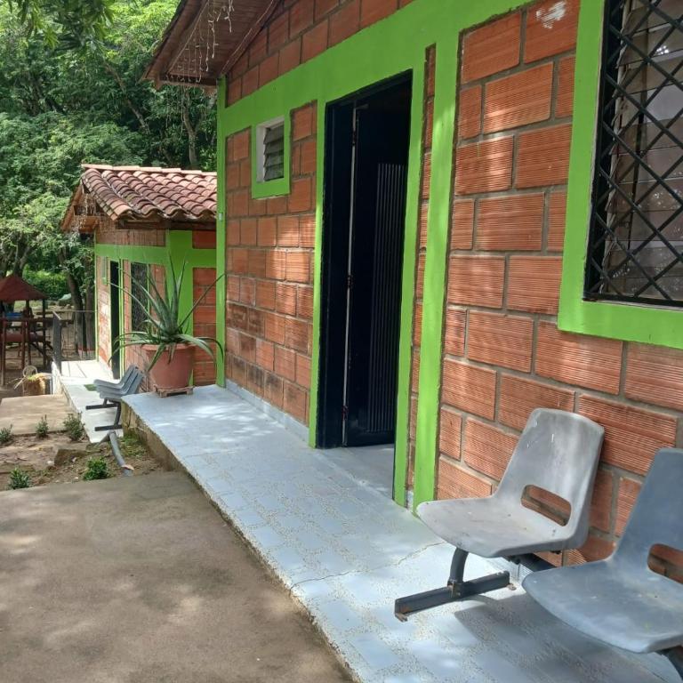 hosteria y camping piedras verdes - Habitación Doble Familiar - 4