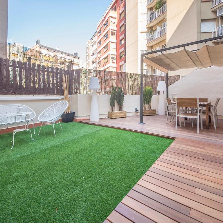 Apartamento 4 dormitorios en Calle Roselló You Stylish Apartments - Four-Bedroom Apartment - 1