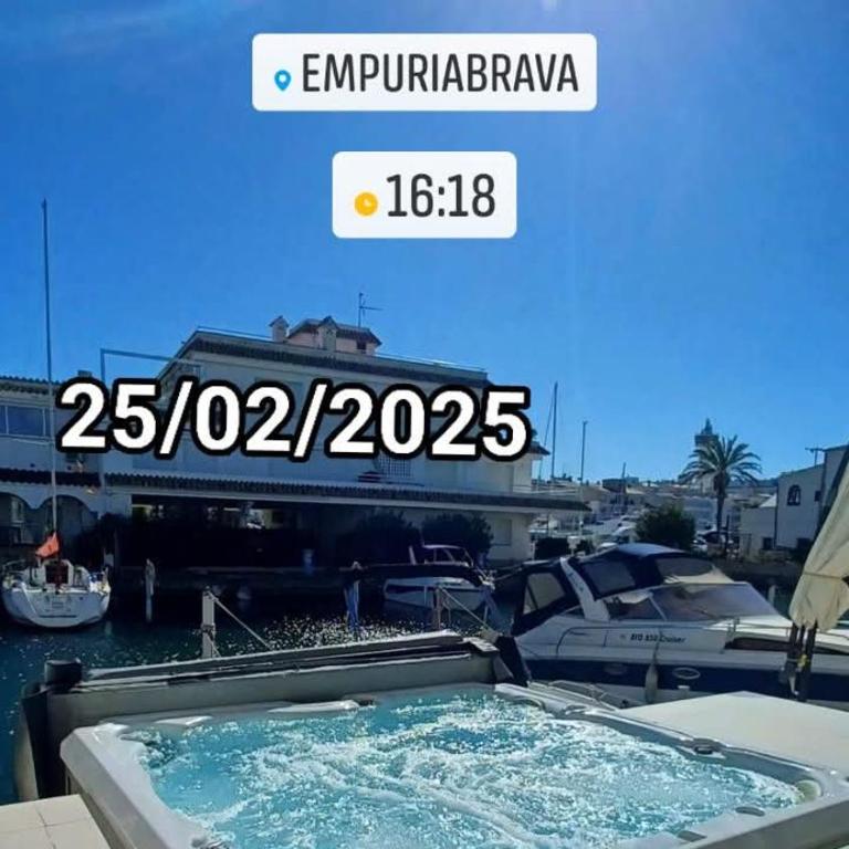 Plage à 500 m, Maison haut de gamme avec amarre privée, accès mer en 5 min sans pont, jacuzzi - Villa de 3 dormitorios - 4