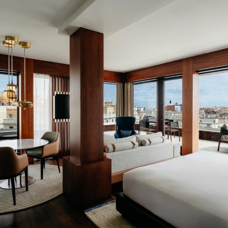 Thompson Madrid, by Hyatt - Corner Suite with Terrace - 2